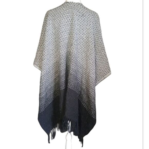 Steve Madden Black Ombre Ruana Wrap Poncho With Black Fringe Trim - Picture 2 of 6